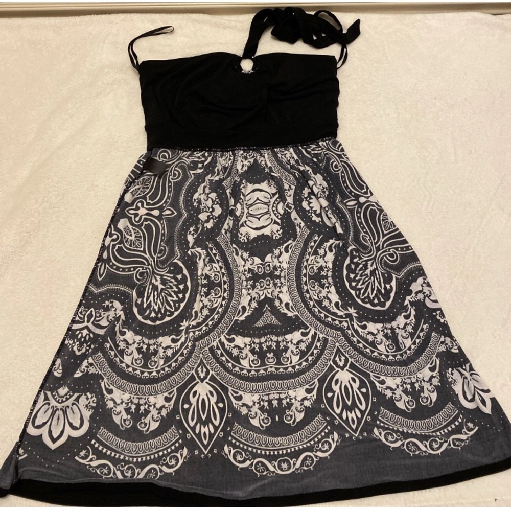 White House Black Market Black and White Halter Dress - Picture 7 of 12